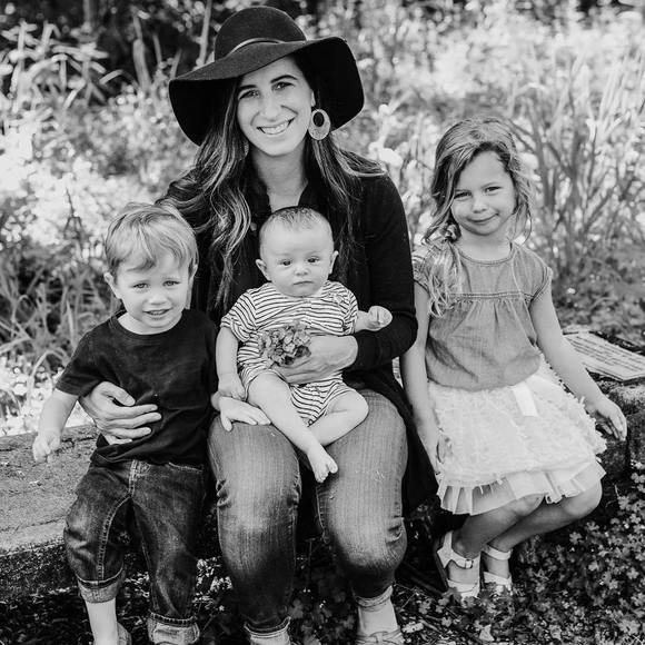 Meet your Posher, Stephanie - Picture 5 of 5